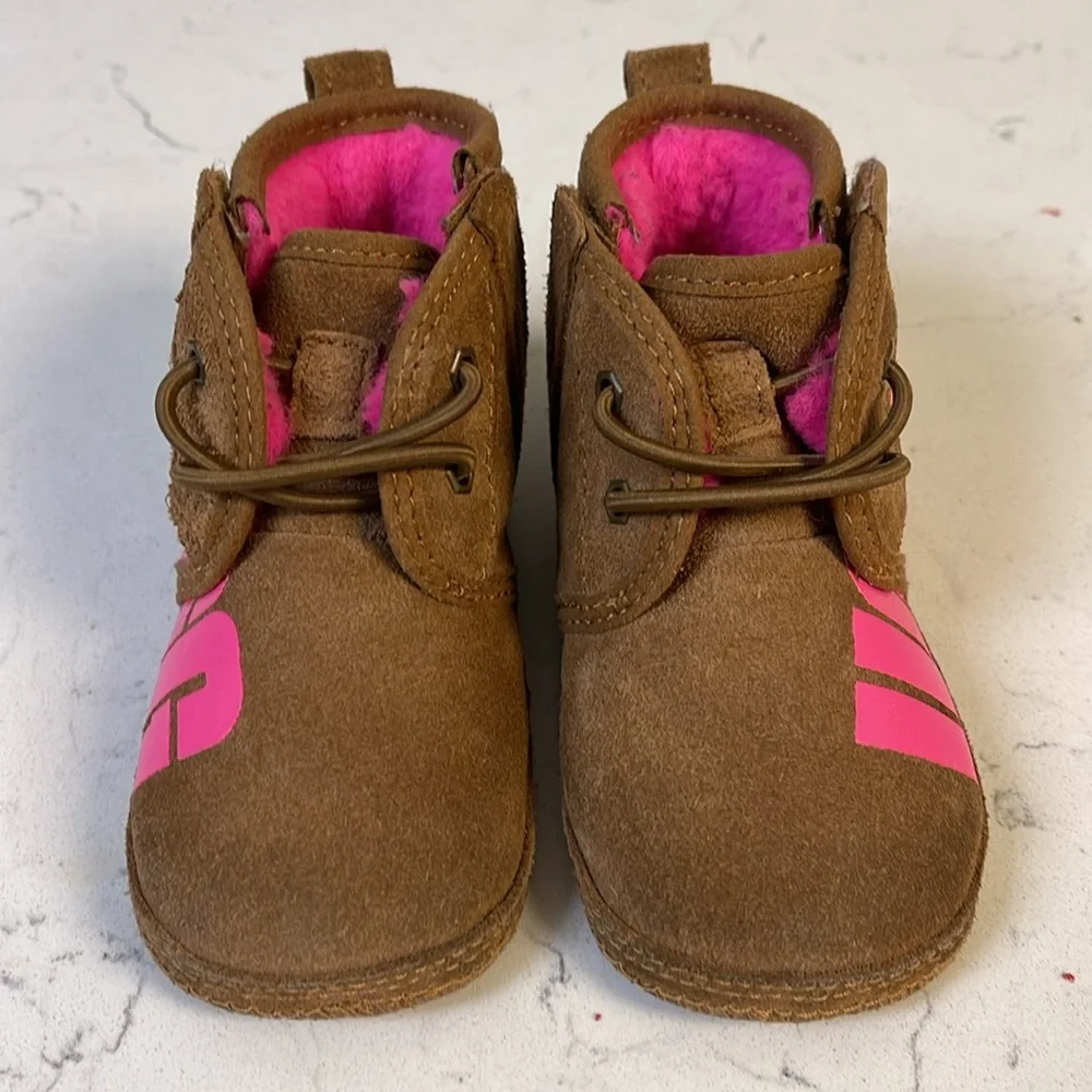 UGG Infant's Neumel Chopd Suede Classic Pink Size 5/6